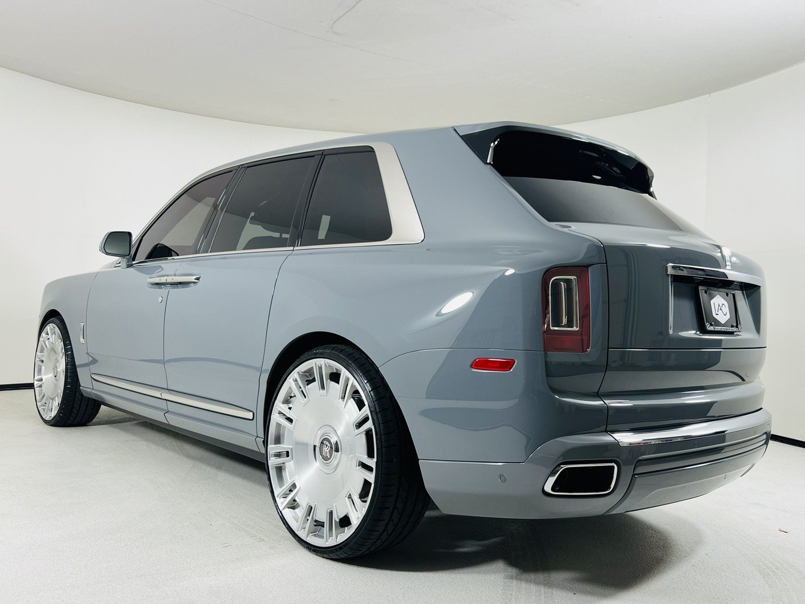 USED 2023 ROLLS-ROYCE CULLINAN STARLIGHT HEADLINER FORSALE (37)