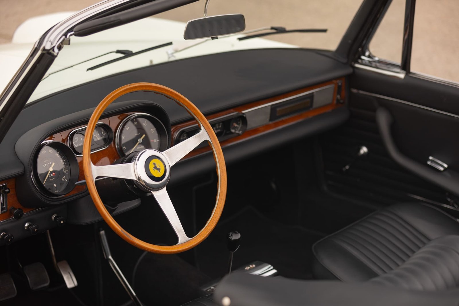 1965 Ferrari 275 GTS Convertible For Sale (22)