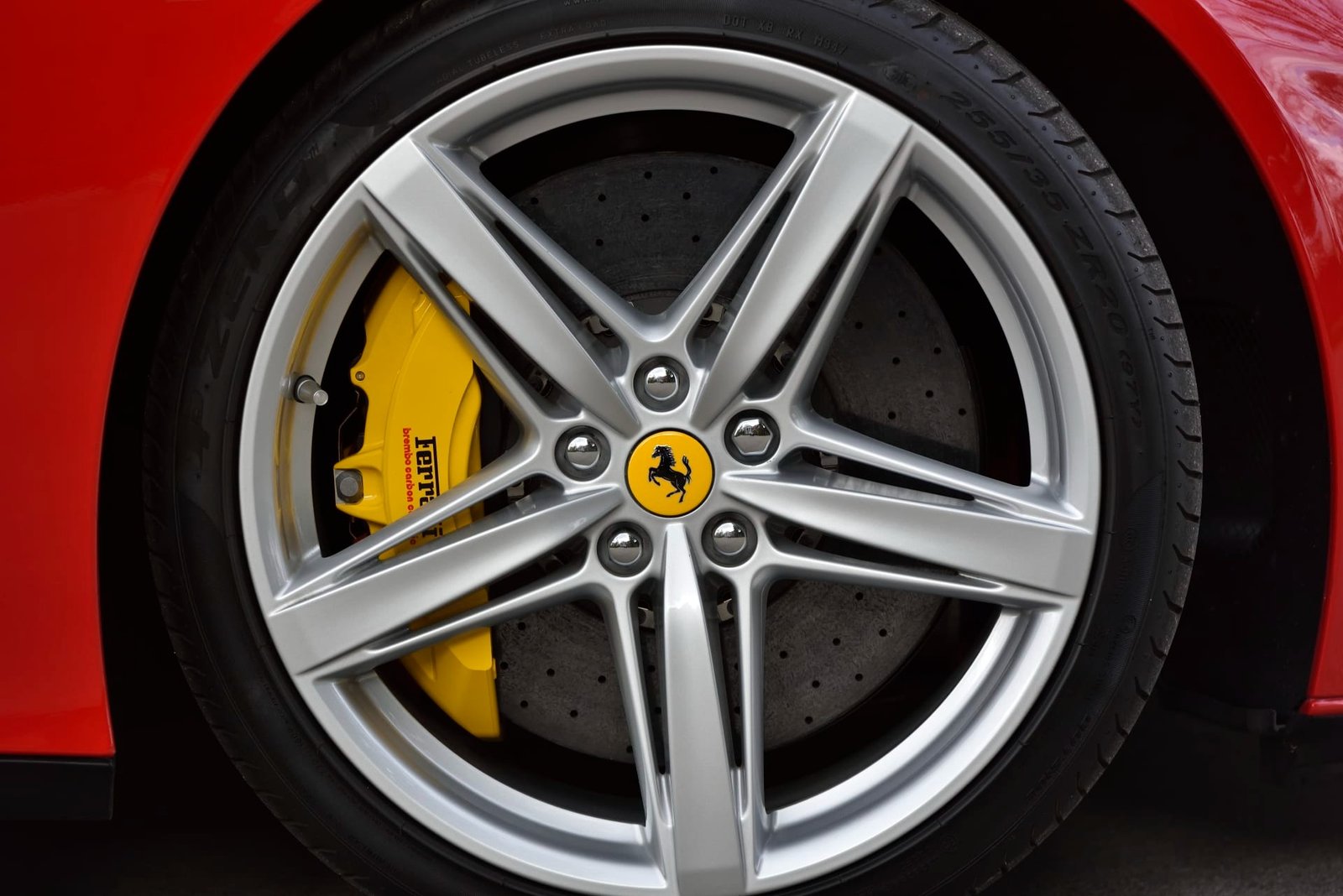 2016 Ferrari F12 Berlinetta For Sale (33)