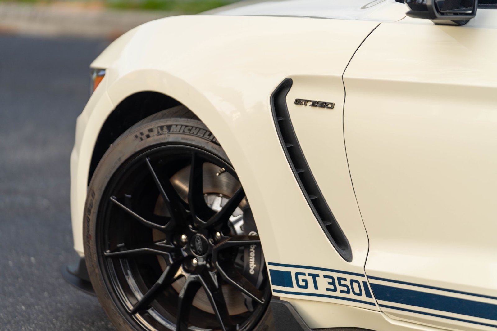 2020 Ford Shelby GT350 For Sale (28)