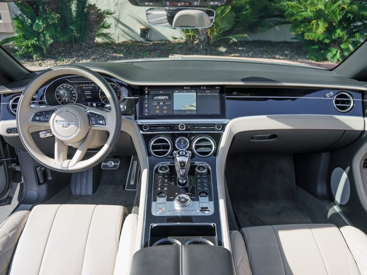 2022 Bentley GTC Cabriolet For Sale (32)