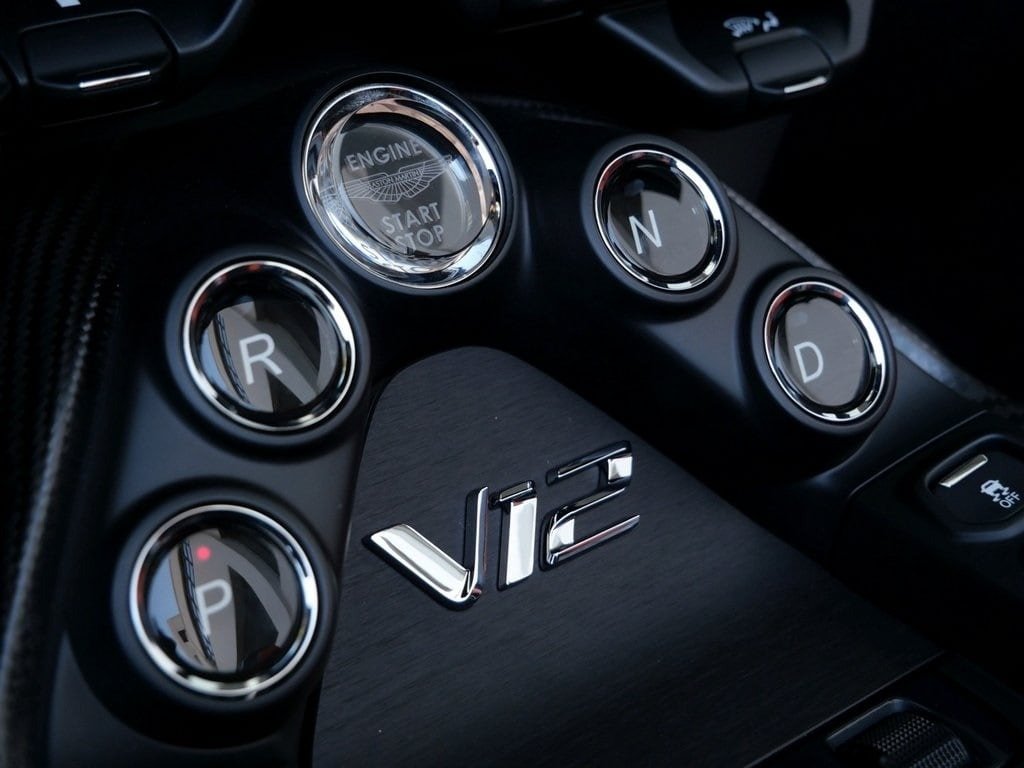 2023 Aston Martin Vantage Roadster V12 For Sale (3)