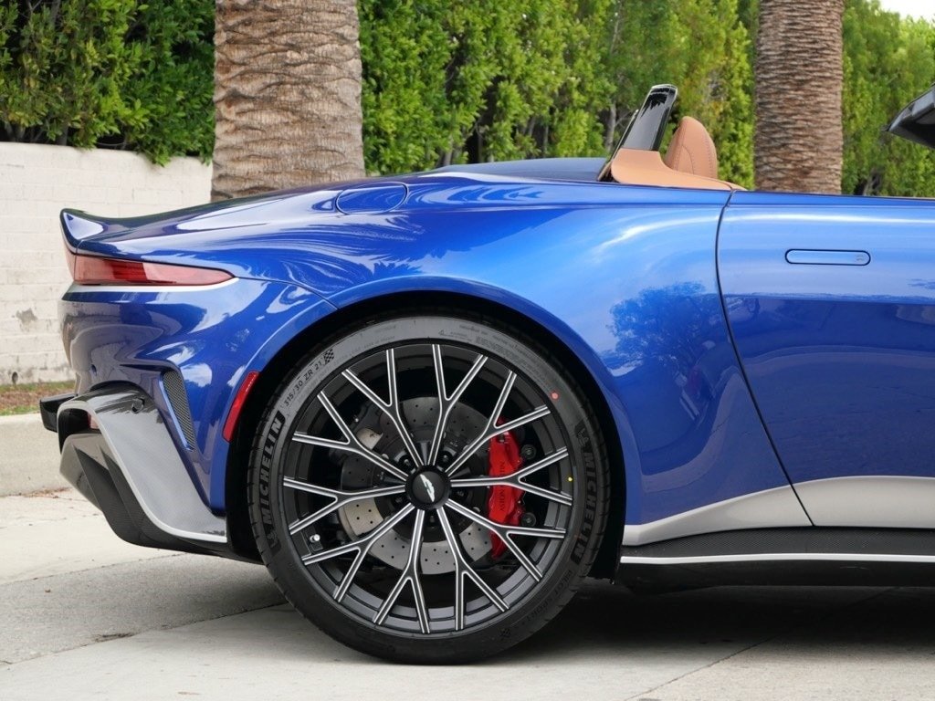 2023 Aston Martin Vantage V12 Roadster (15)