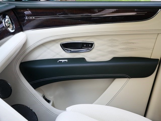 2023 Bentley Bentayga EWB Azure First Edition (18)