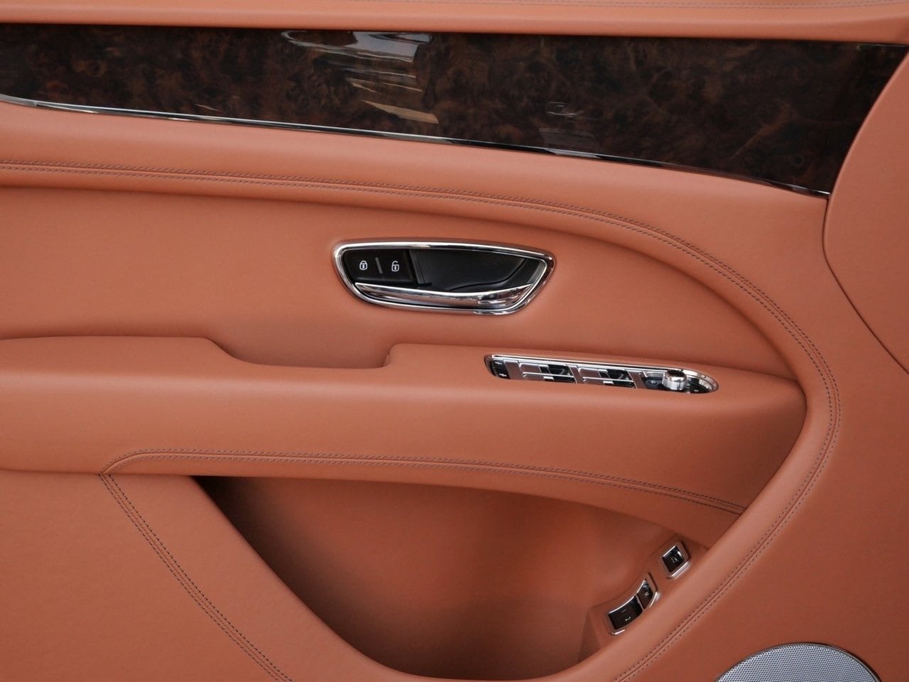 2024 Bentley Bentayga EWB SUV For Sale (16)