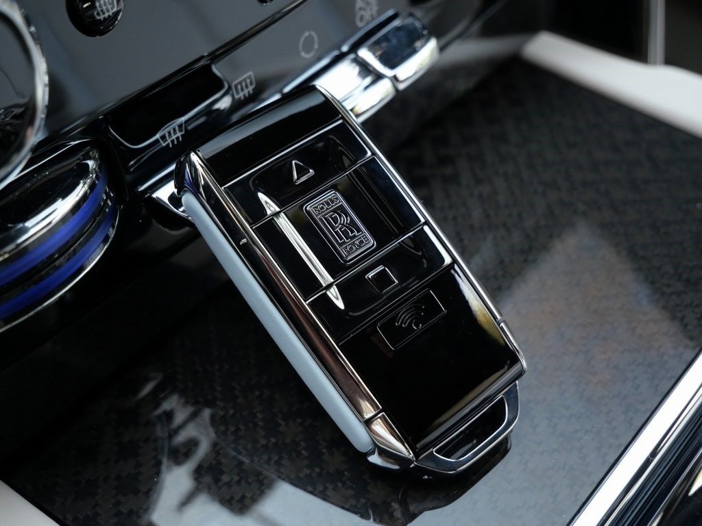 2024 Rolls-Royce Black Badge Cullinan (29)
