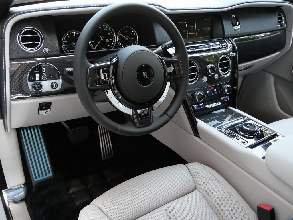 2024 Rolls-Royce Black Badge Cullinan (5)