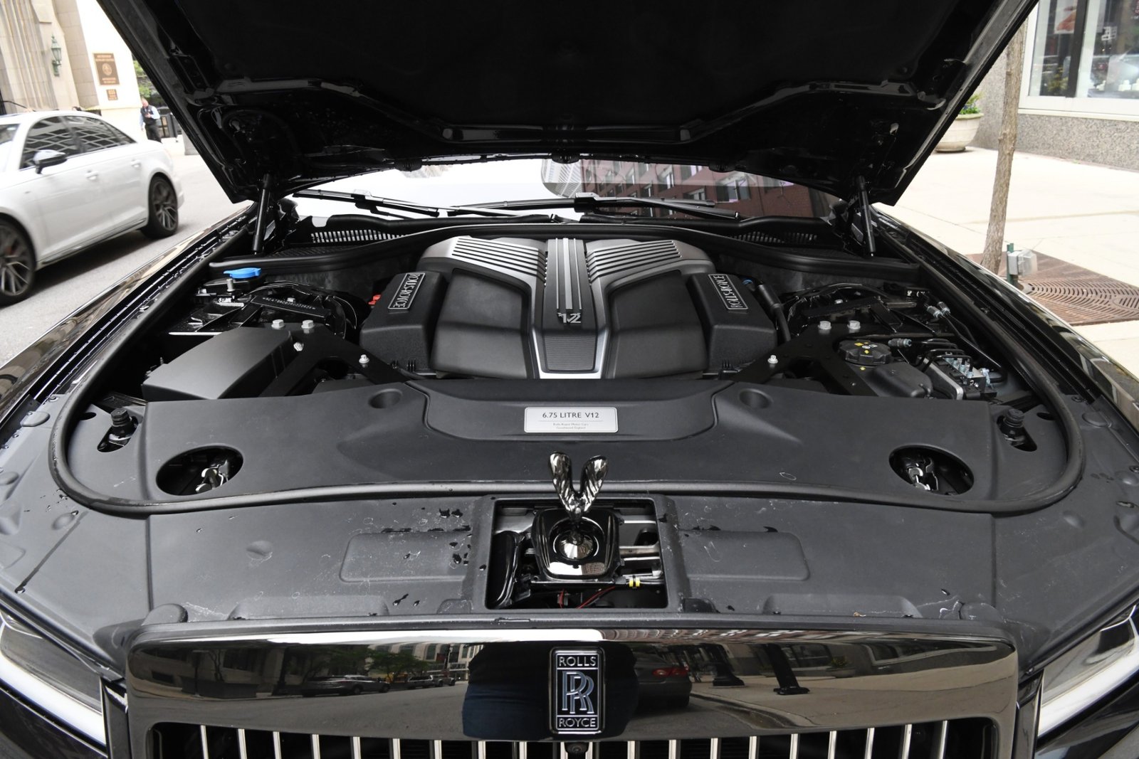 2024 Rolls-Royce Black Badge Ghost Ekleipsis (21)