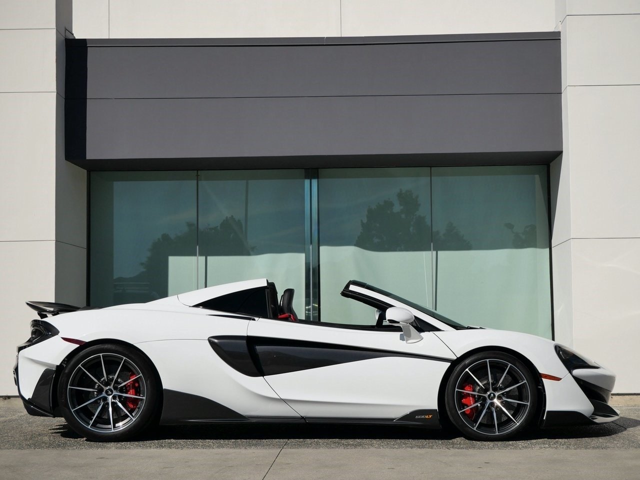 Buy 2020 McLaren 600LT (25)