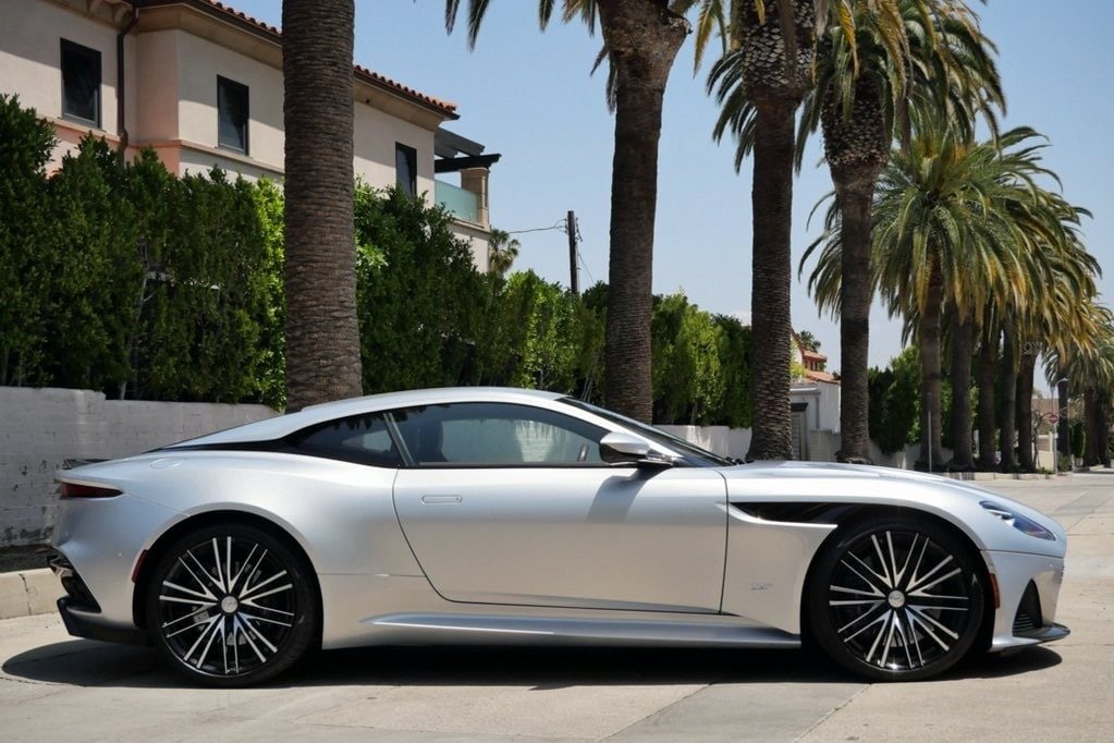 Buy 2021 Aston Martin DBS Superleggera (16)