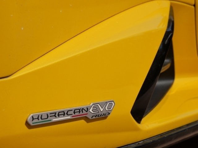 Buy 2021 Lamborghini Huracan EVO (12)