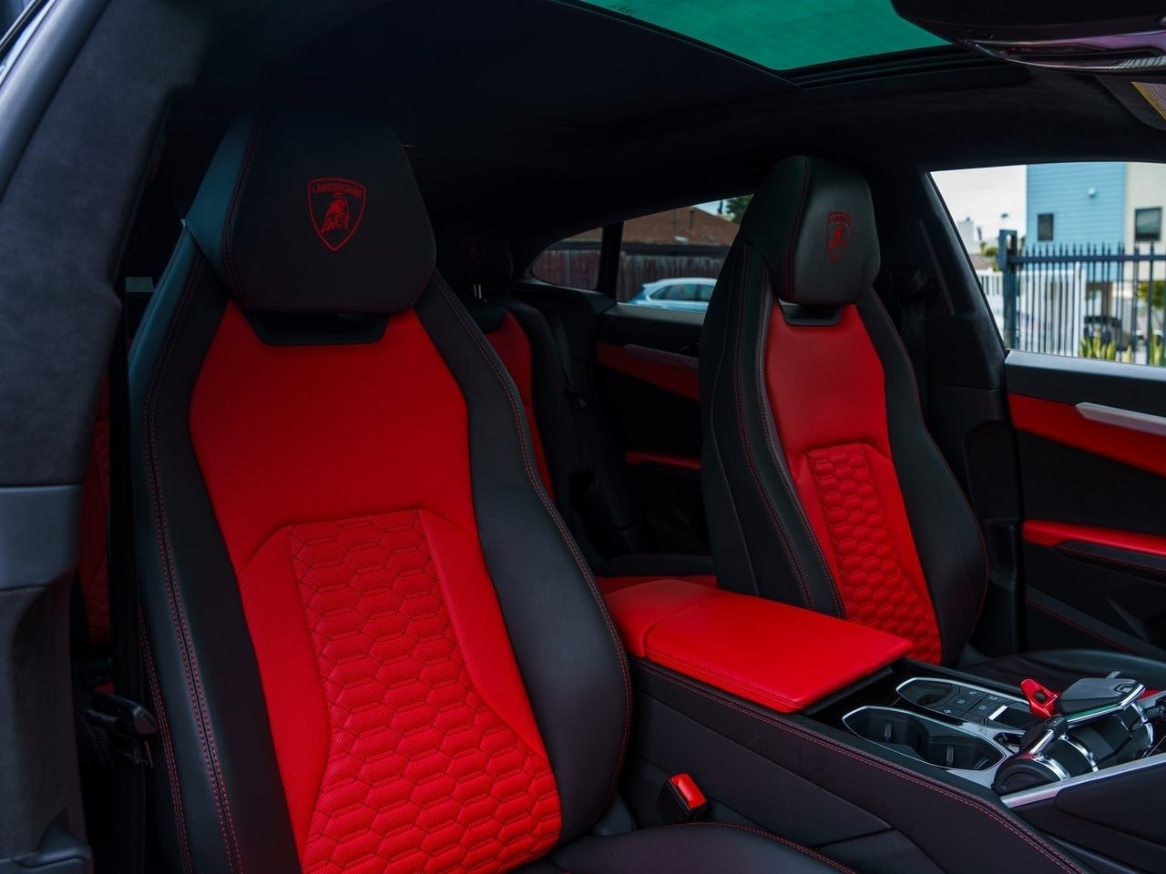 Buy 2021 Lamborghini Urus SUV V8 (4)