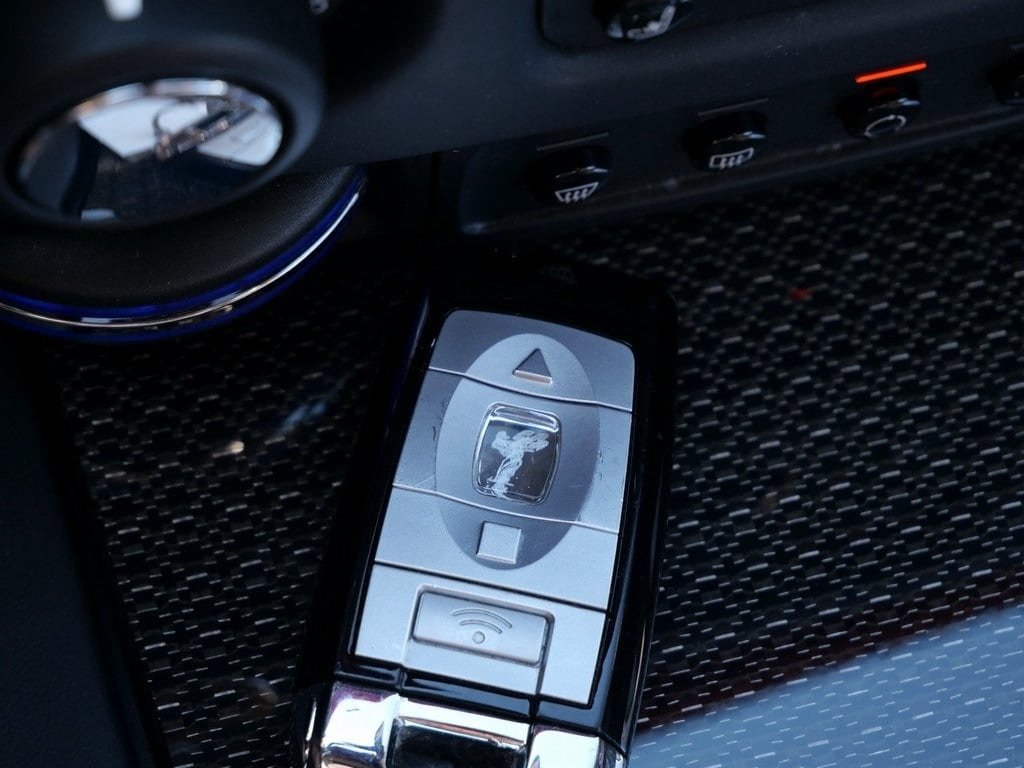 Buy 2021 Rolls-Royce Black Badge Wraith (24)