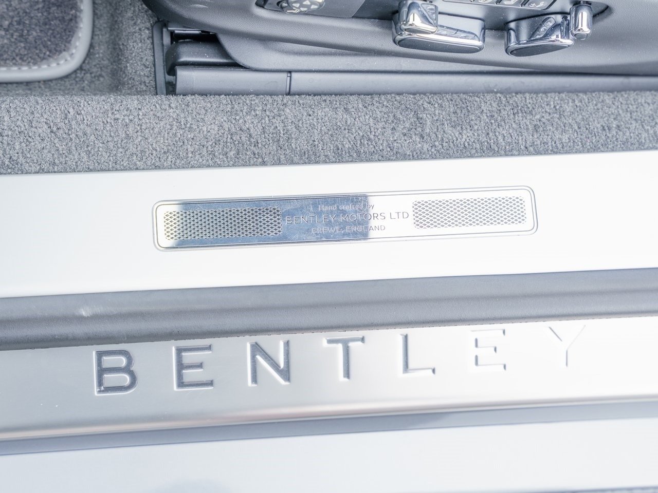 Buy 2022 Bentley GTC V8 Convertible (25)