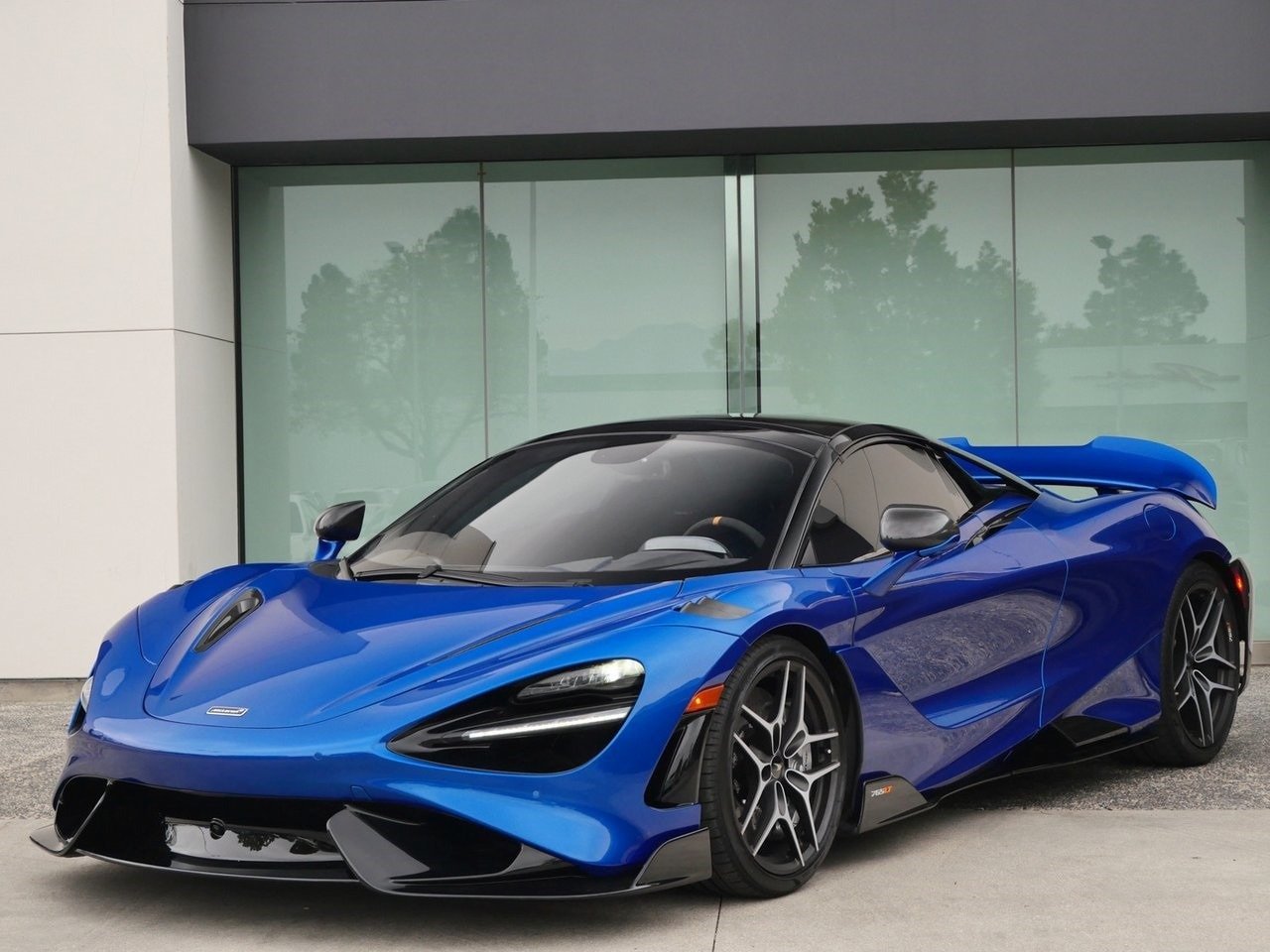 Buy 2022 McLaren 765LT (15)