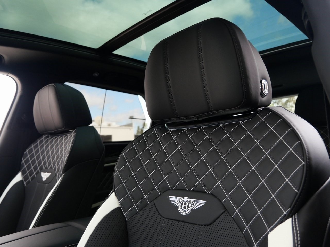 Buy 2023 Bentley Bentayga Speed SUV (14)