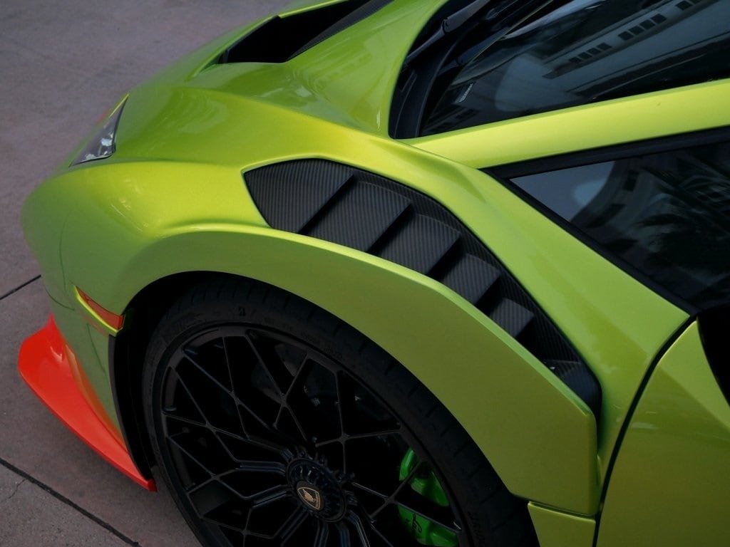 Buy 2023 Lamborghini Huracan STO (1)