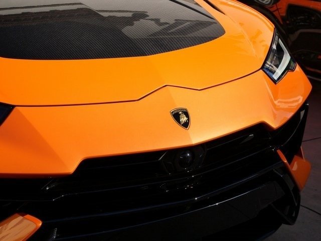Buy 2023 Lamborghini Urus Performante (19)