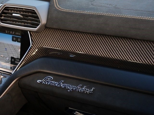 Buy 2023 Lamborghini Urus Performante (7)