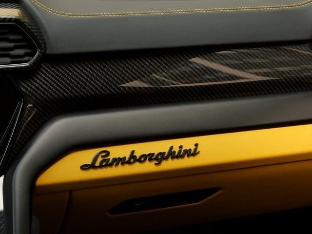Buy 2023 Lamborghini Urus S (7)