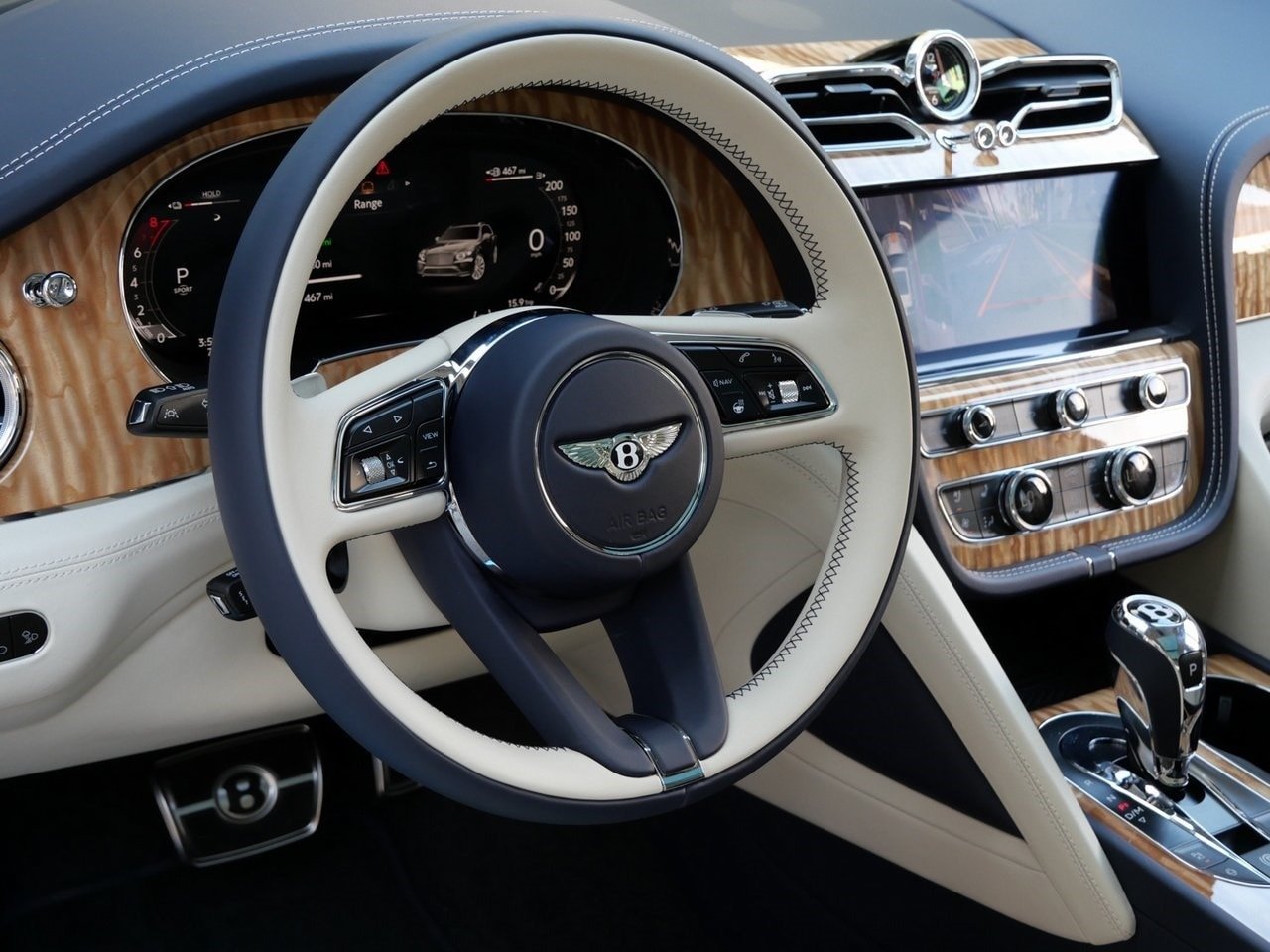 Buy 2024 Bentley Bentayga Azure Hybrid (16)