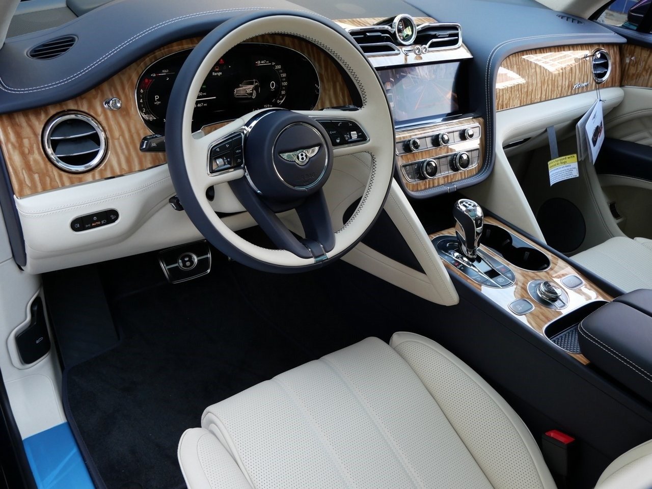 Buy 2024 Bentley Bentayga Azure Hybrid (17)