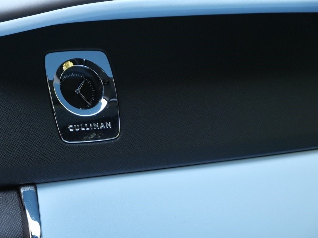 Buy 2024 Pre Owned Rolls-Royce Cullinan (21)