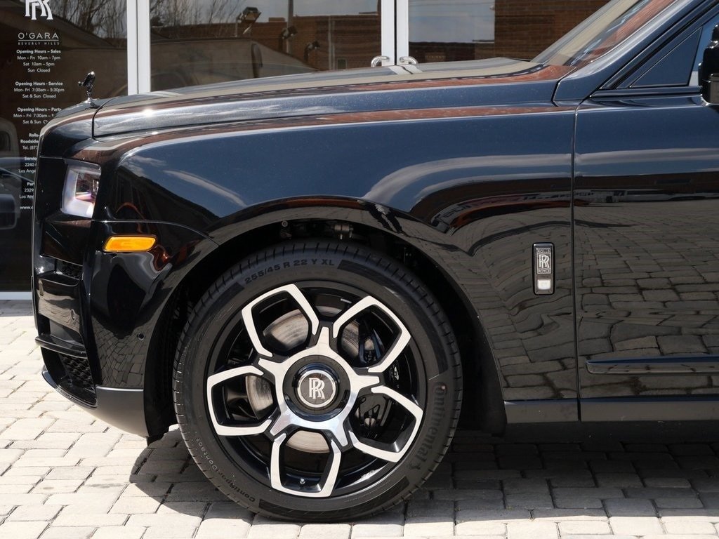Buy 2024 Rolls-Royce Black Badge Cullinan (35)