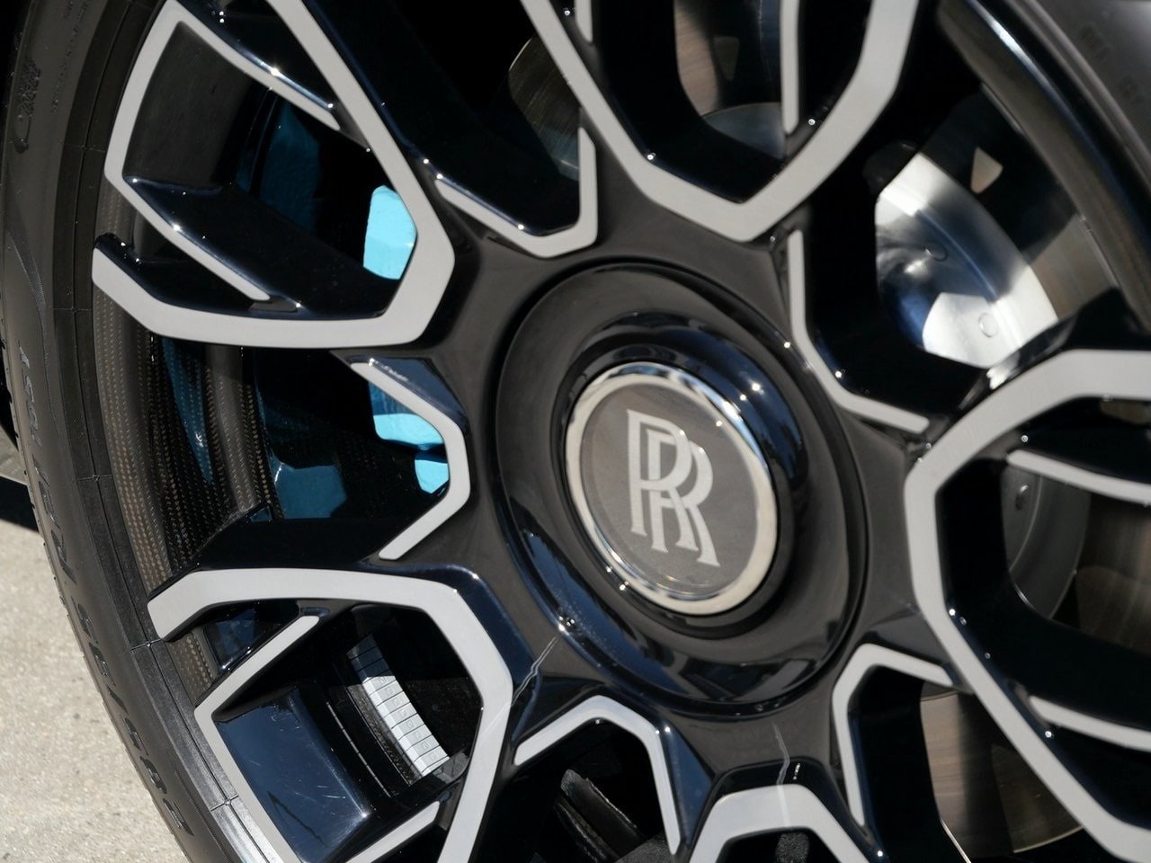 Buy 2024 Rolls-Royce Black Badge Ghost (15)