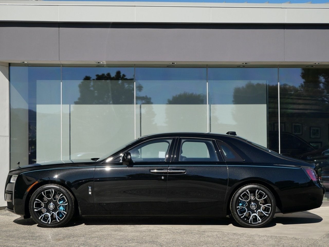 Buy 2024 Rolls-Royce Black Badge Ghost (35)