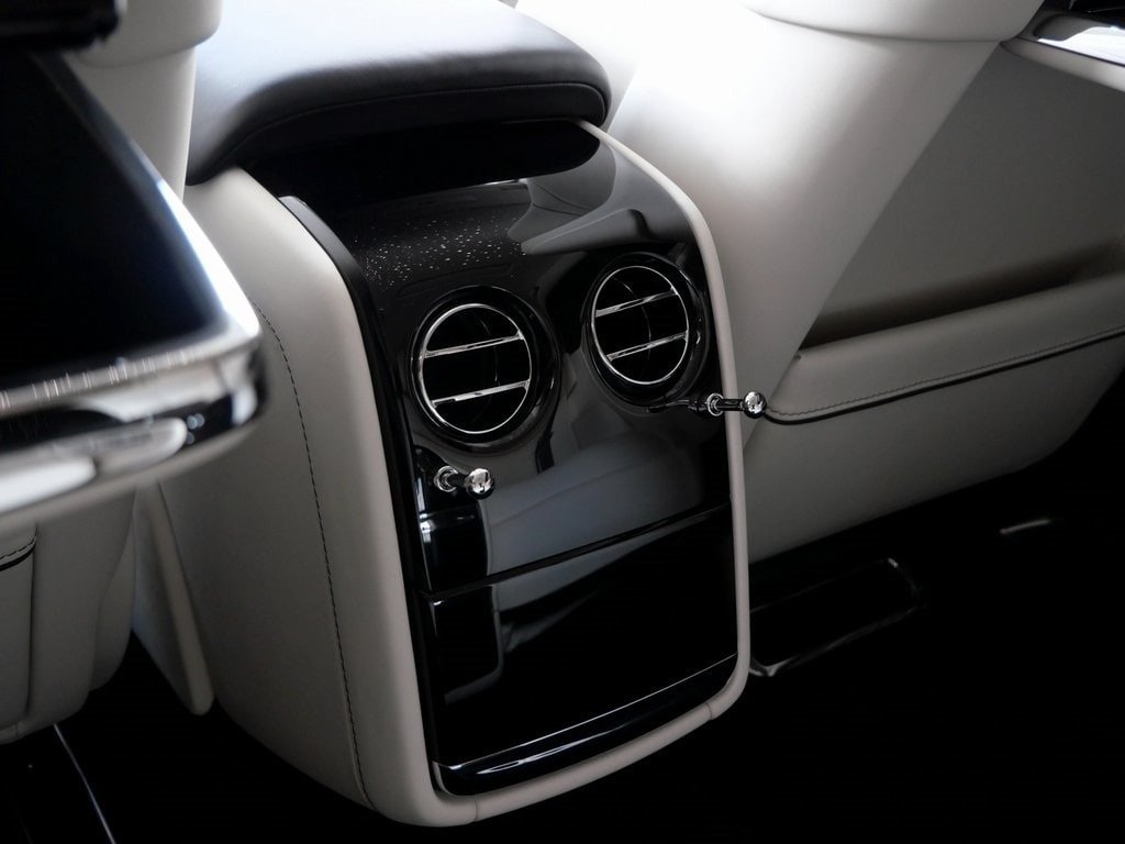Buy 2024 Rolls-Royce Phantom EWB (7)