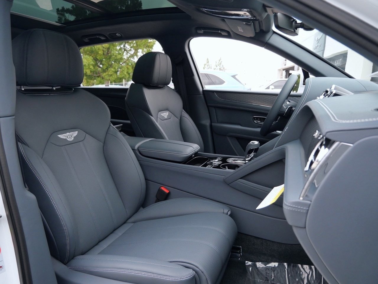 Buy New 2024 Bentley Bentayga EWB SUV (14)