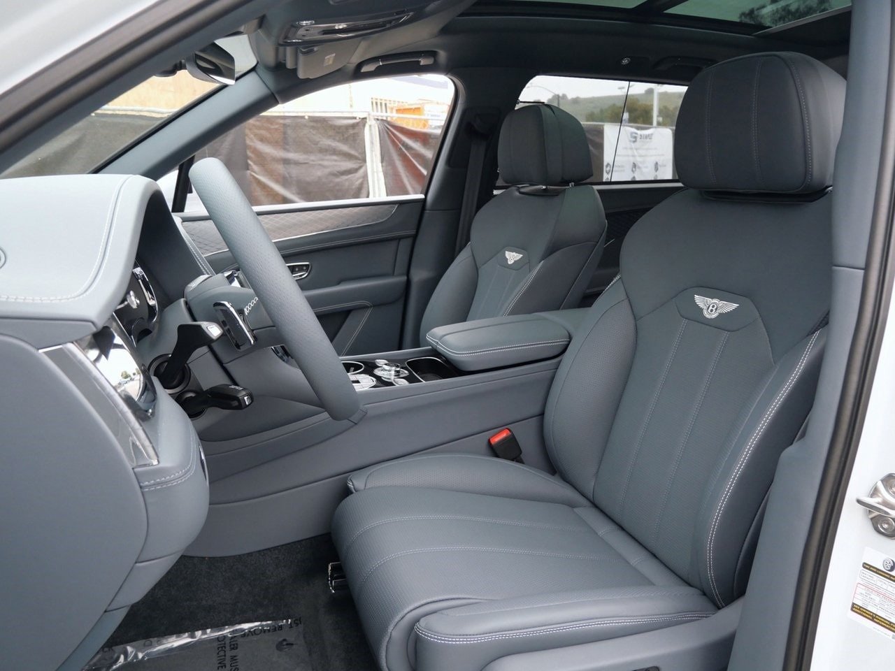 Buy New 2024 Bentley Bentayga EWB SUV (25)