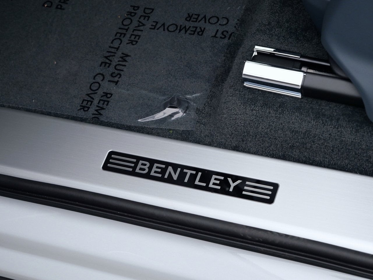 Buy New 2024 Bentley Bentayga EWB SUV (26)