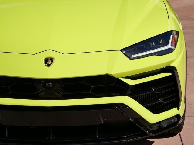 Buy Used 2022 Lamborghini Urus (24)