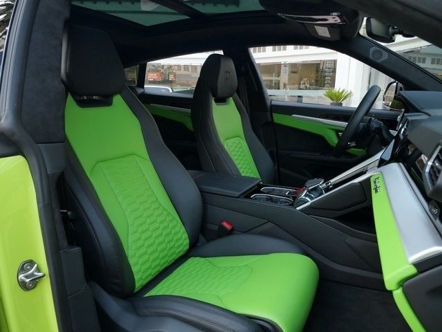Buy Used 2022 Lamborghini Urus (4)