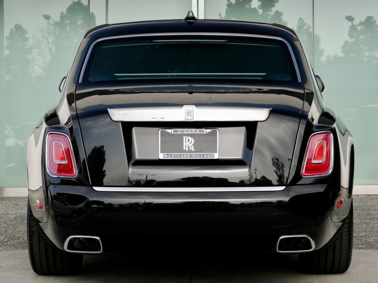 Buy Used 2022 Rolls-Royce Phantom (29)