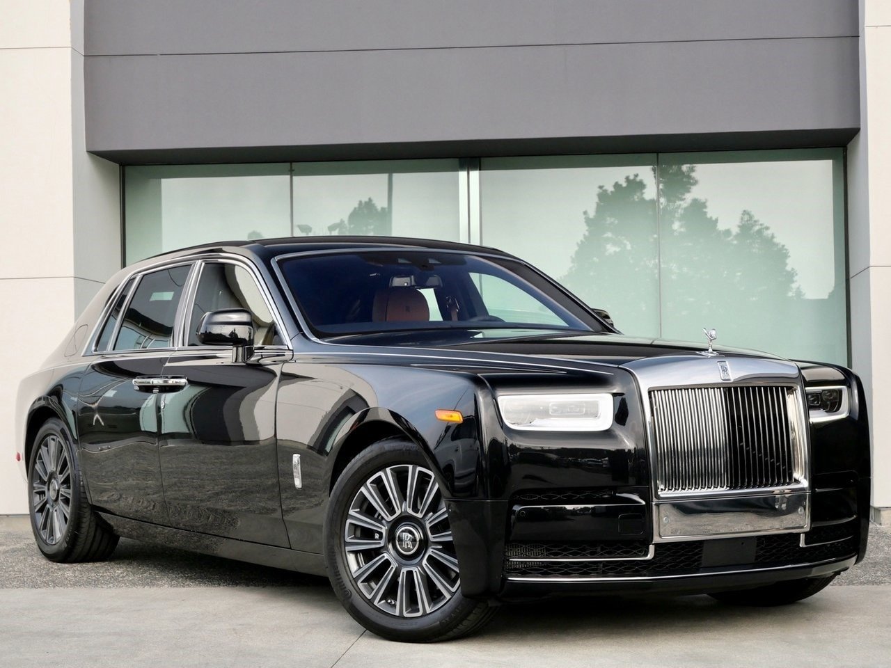 Buy Used 2022 Rolls-Royce Phantom (33)
