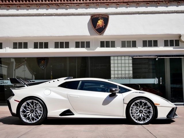 Buy used 2022 Lamborghini Huracan STO (24)