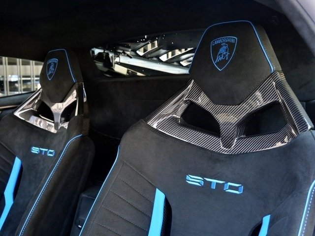 Buy used 2022 Lamborghini Huracan STO (4)