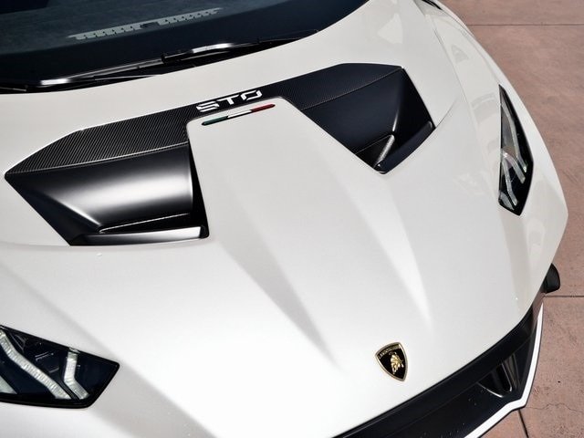 Buy used 2022 Lamborghini Huracan STO (9)