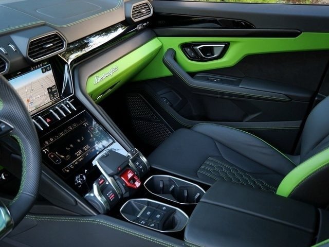 Buy used 2023 Lamborghini Urus S (21)
