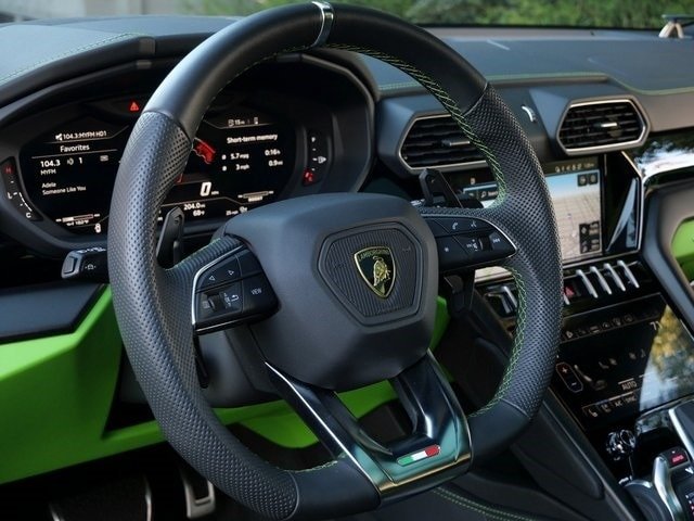 Buy used 2023 Lamborghini Urus S (22)