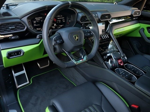 Buy used 2023 Lamborghini Urus S (23)