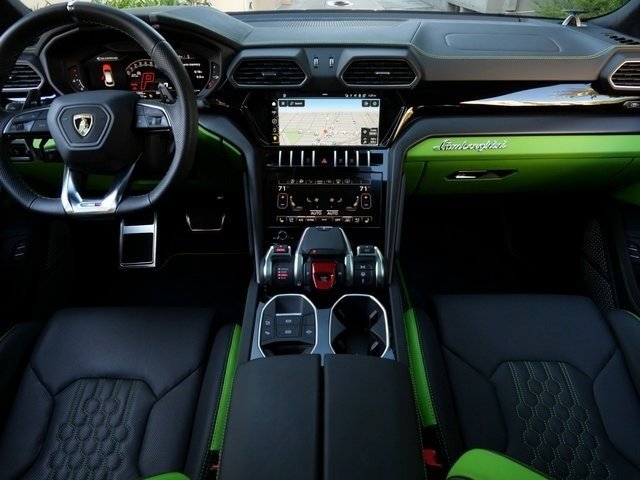 Buy used 2023 Lamborghini Urus S (3)