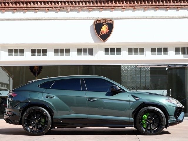 Buy used 2023 Lamborghini Urus S (8)