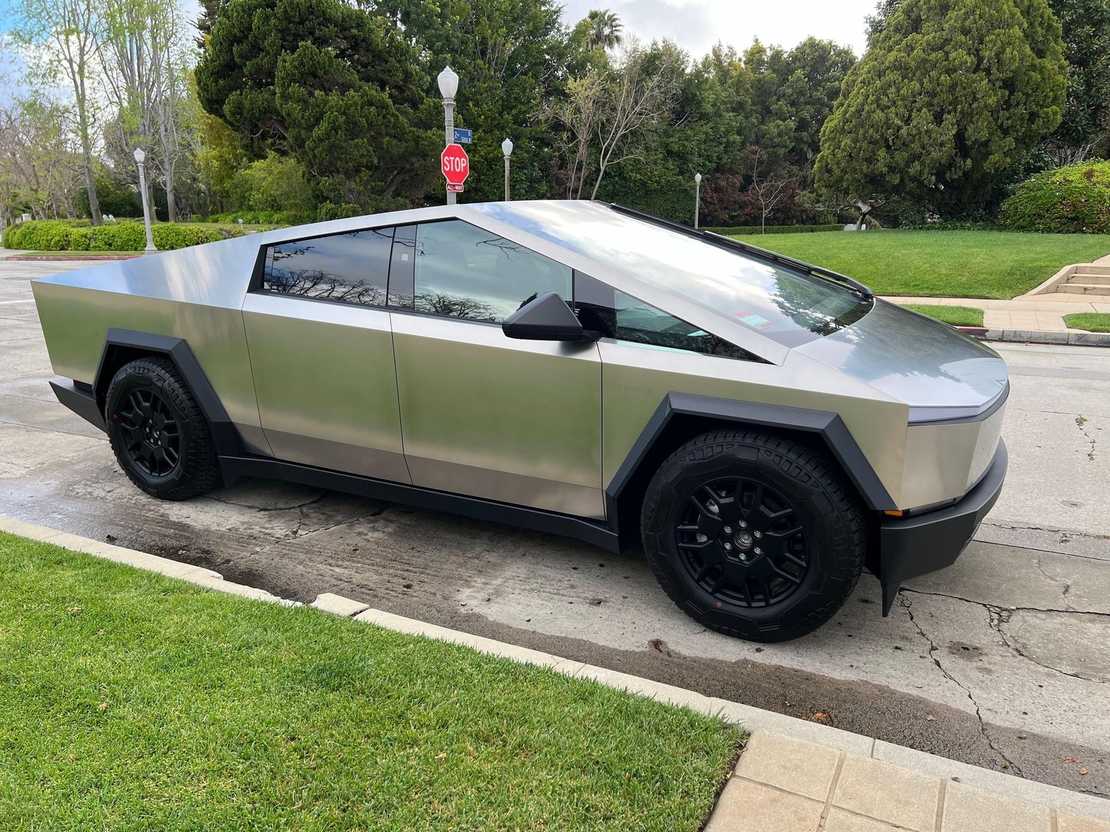 Tesla Cybertruck For Sale (77)