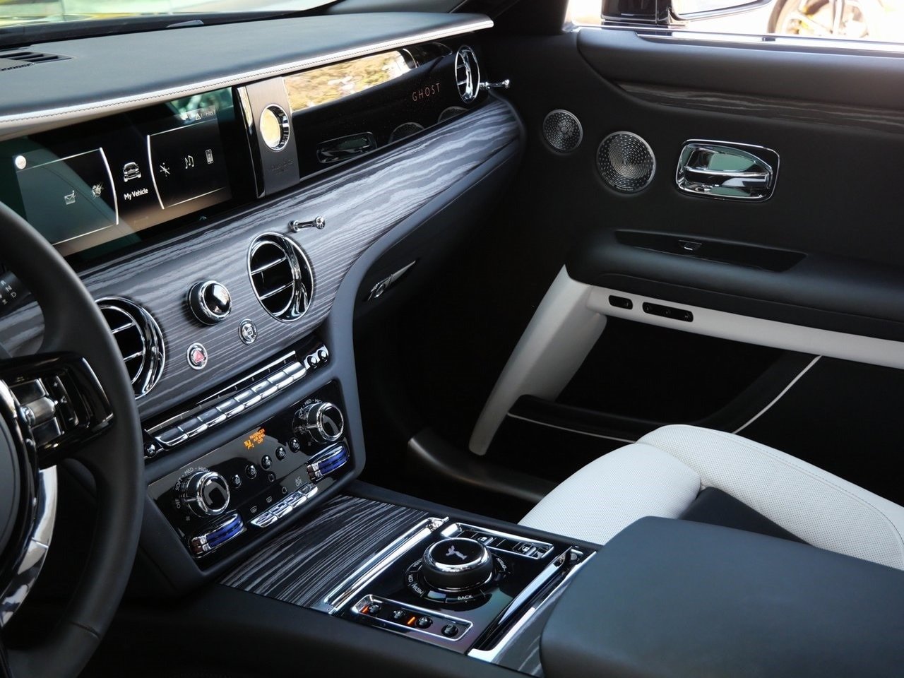 Used 2022 Rolls-Royce Ghost For Sale (21)