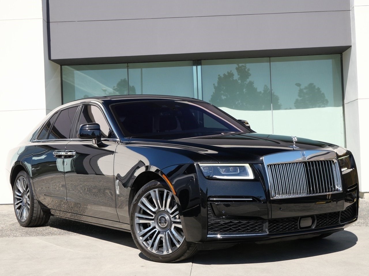 Used 2022 Rolls-Royce Ghost For Sale (26)