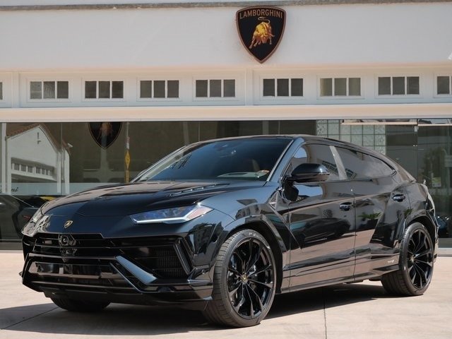 used 2023 Lamborghini Urus S (22)